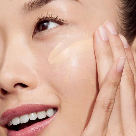 Clinique Even Better Clinical™ Vitamin Makeup SPF50 lekki podkład do twarzy Light Medium Cool 5 30ml